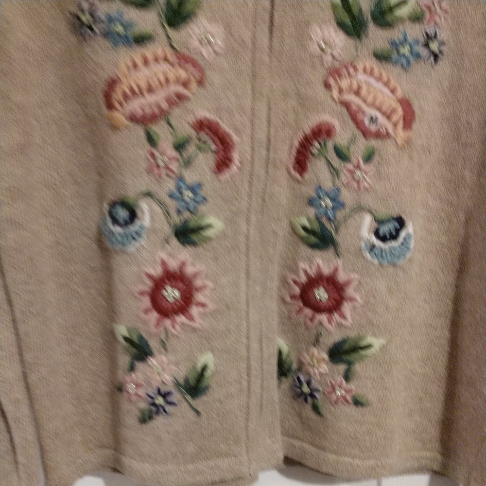 SOLD Vintage 🆕 Tiara International Embroidered Cardigan Sweater Zipper Front - Picture 7 of 11